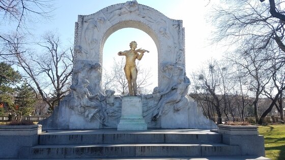 Johann Strauss statue