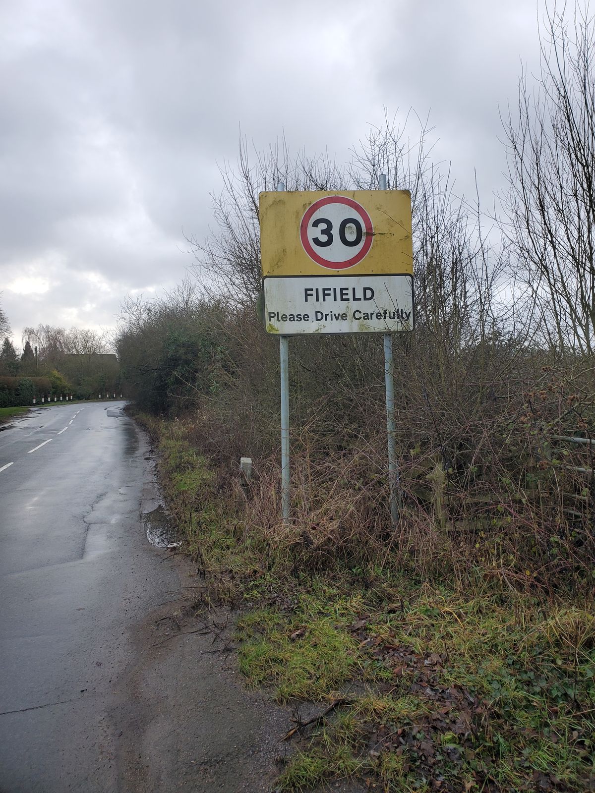 Fifield road sign